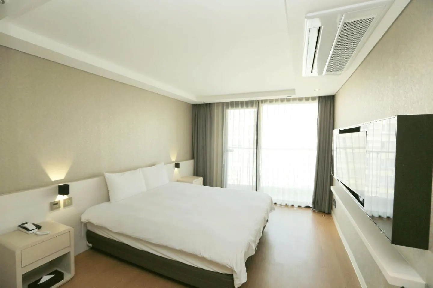 Hotel Air City Jeju 4*,