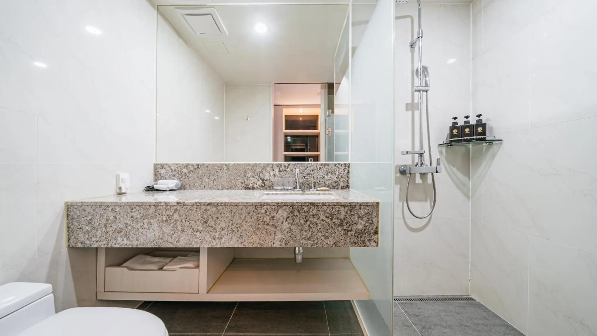 ****  Hotel Air City Jeju South Korea