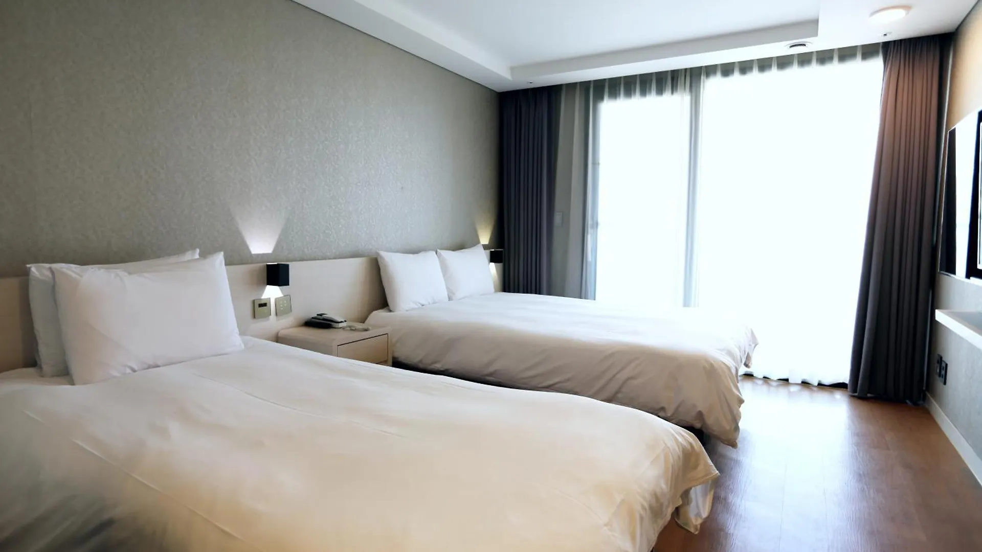 Hotel Air City Jeju 4*,